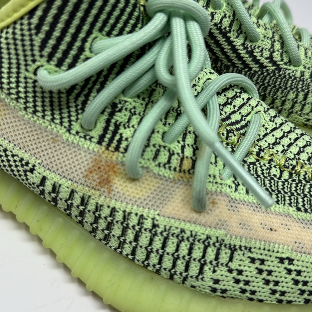 Yeezy Boost 350 - Picture 7 of 7